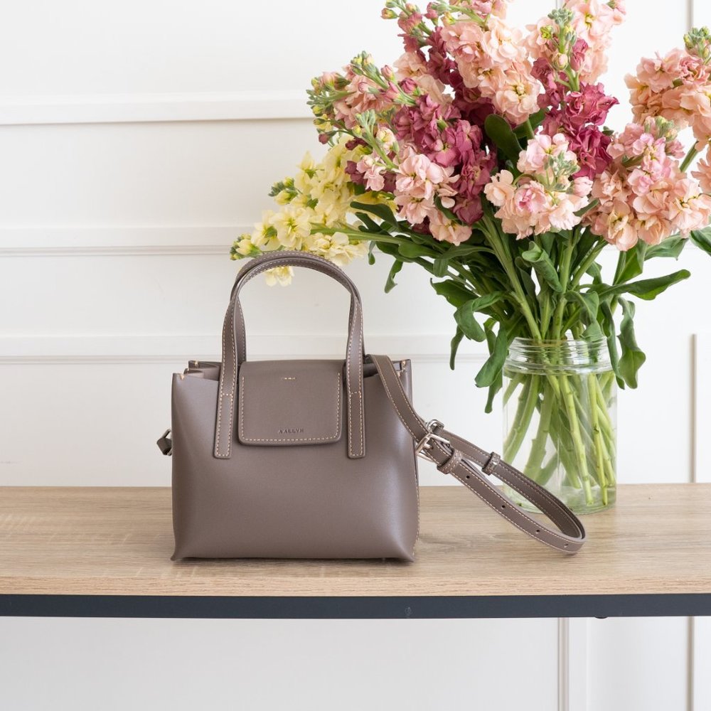 😍 NEW COLOR * Stella Mini Satchel Bag - Genuine Leather - Wood Berry - Picture 4 of 13